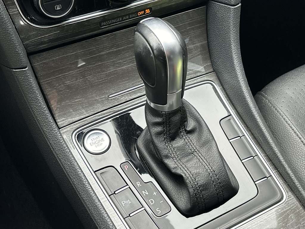 Thumbnail: 2018 Volkswagen Passat - 7