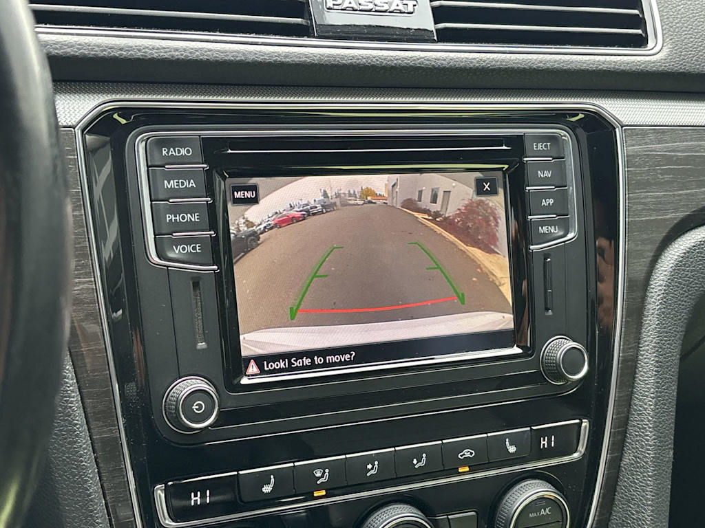 Thumbnail: 2018 Volkswagen Passat - 22