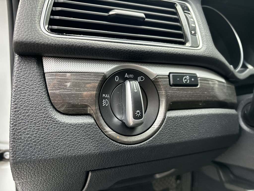 Thumbnail: 2018 Volkswagen Passat - 12