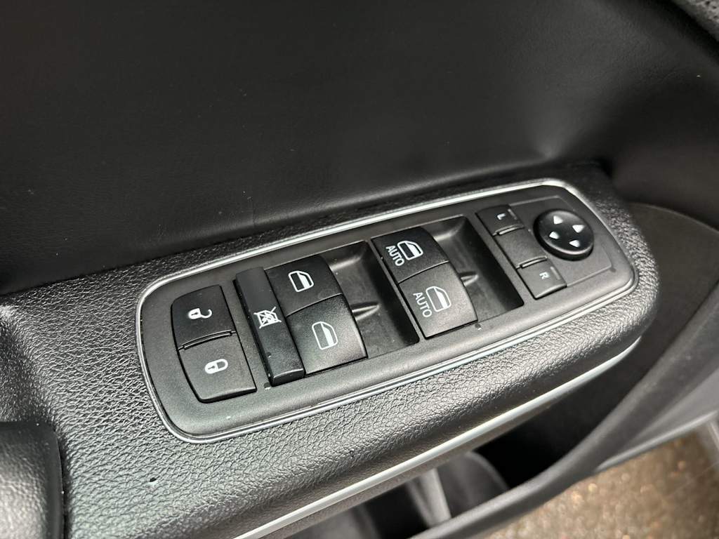 2021 Dodge Charger SXT 13