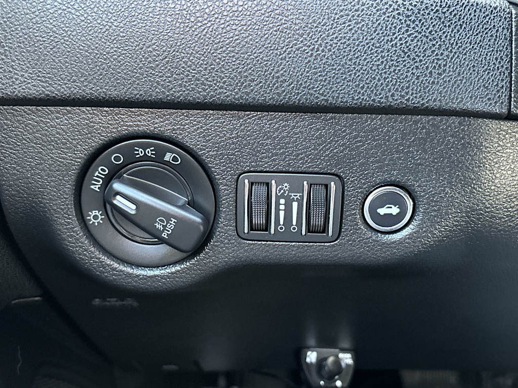 Thumbnail: 2022 Dodge Charger - 14