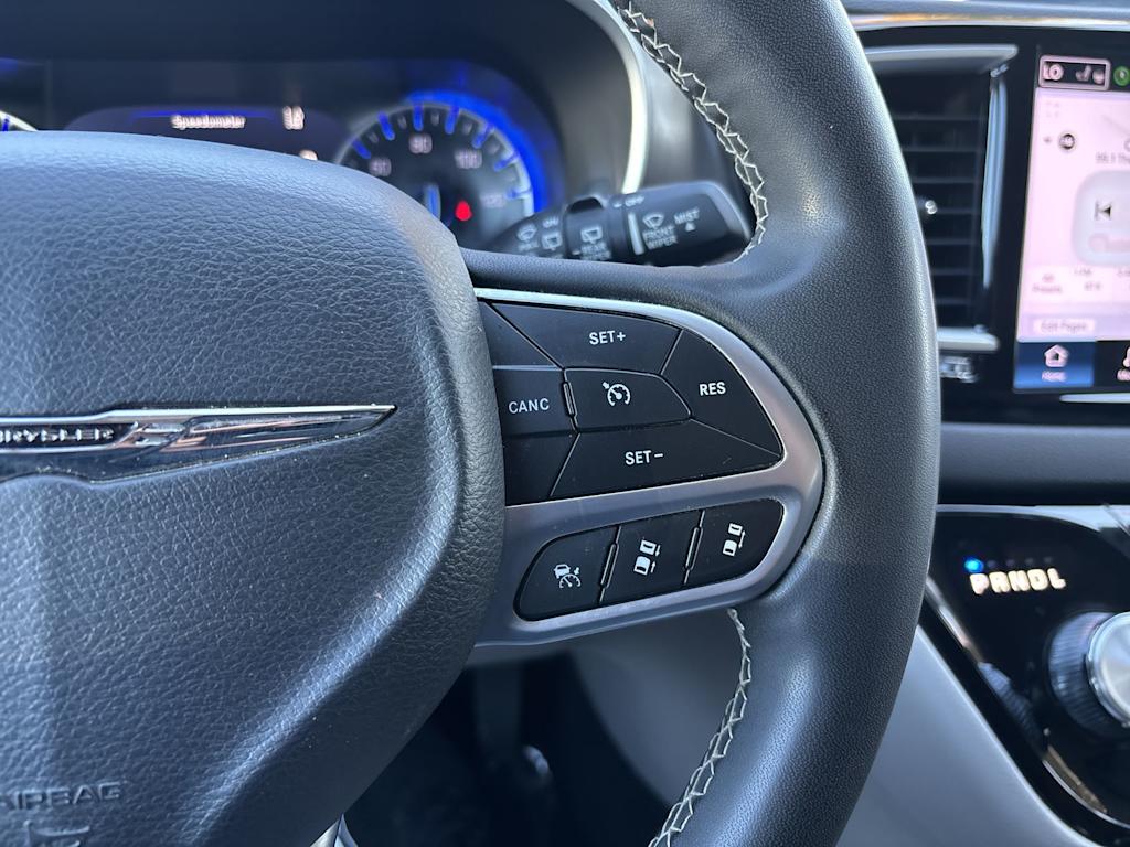 Thumbnail: 2023 Chrysler Pacifica - 16