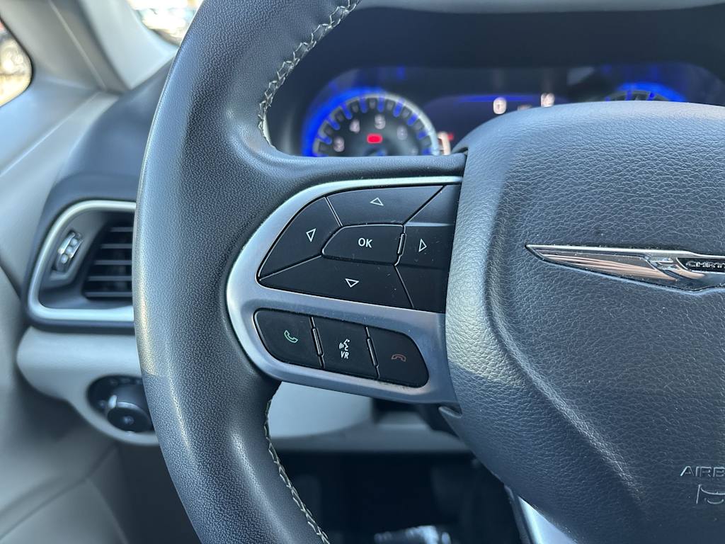 Thumbnail: 2023 Chrysler Pacifica - 15