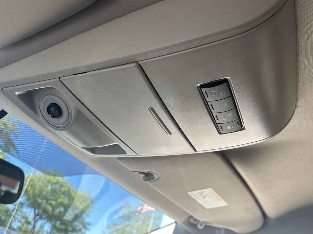 Thumbnail: 2015 Chrysler Town & Country - 27