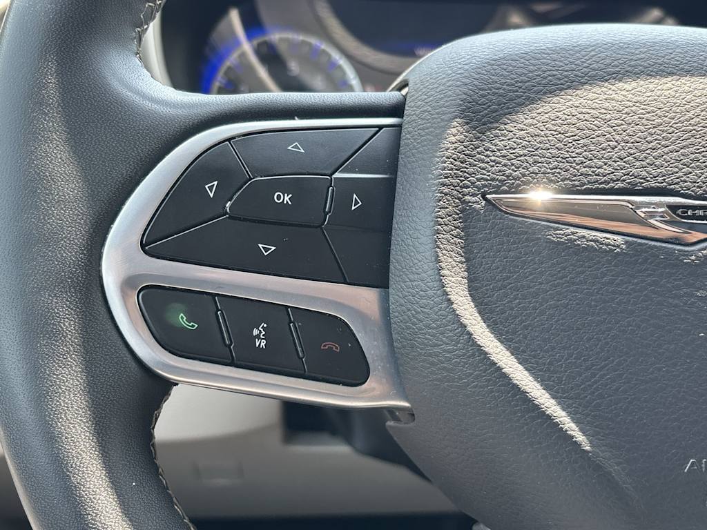 Thumbnail: 2023 Chrysler Pacifica - 11