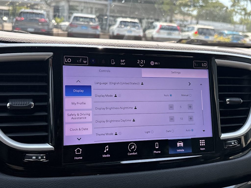 Thumbnail: 2023 Chrysler Pacifica - 16