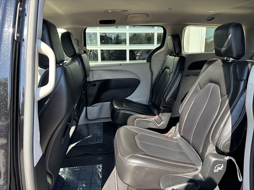 Thumbnail: 2024 Chrysler Pacifica - 11