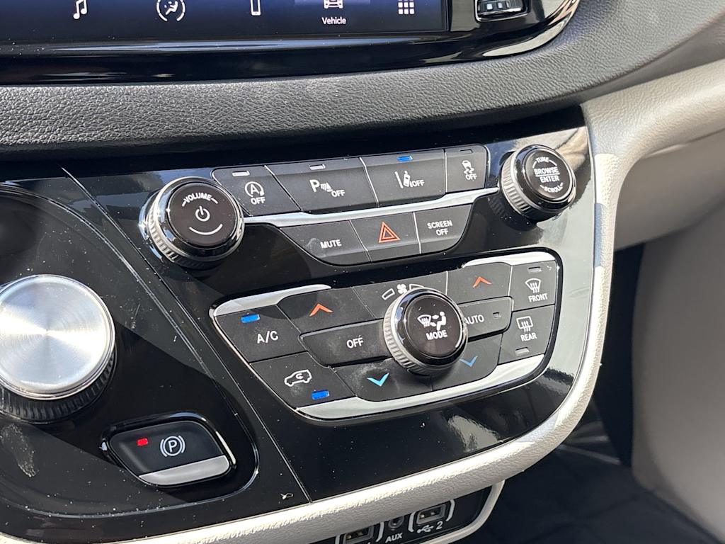Thumbnail: 2024 Chrysler Pacifica - 23
