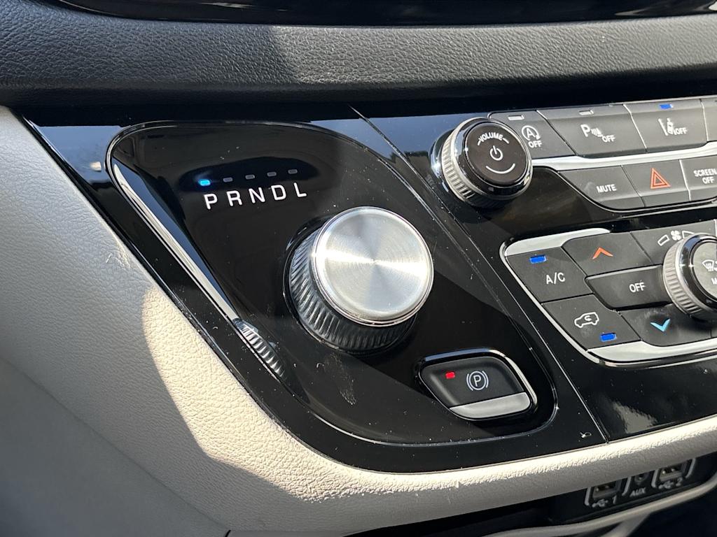 Thumbnail: 2024 Chrysler Pacifica - 24