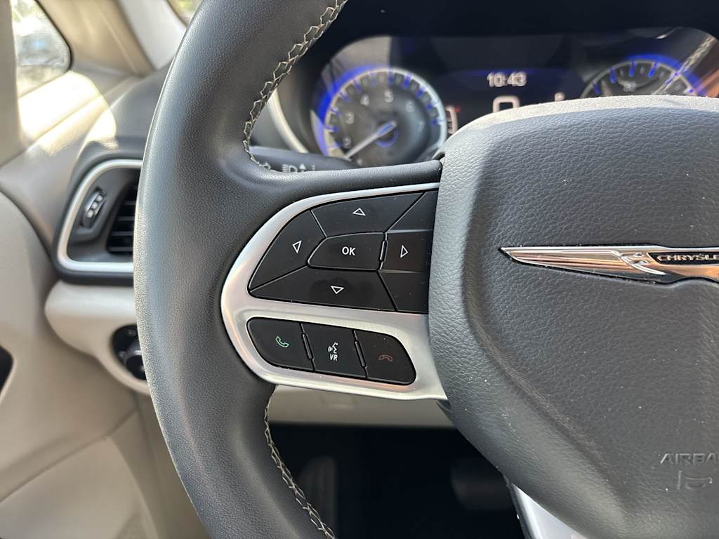 Thumbnail: 2023 Chrysler Pacifica - 13