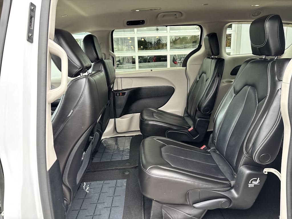 Thumbnail: 2023 Chrysler Pacifica - 13