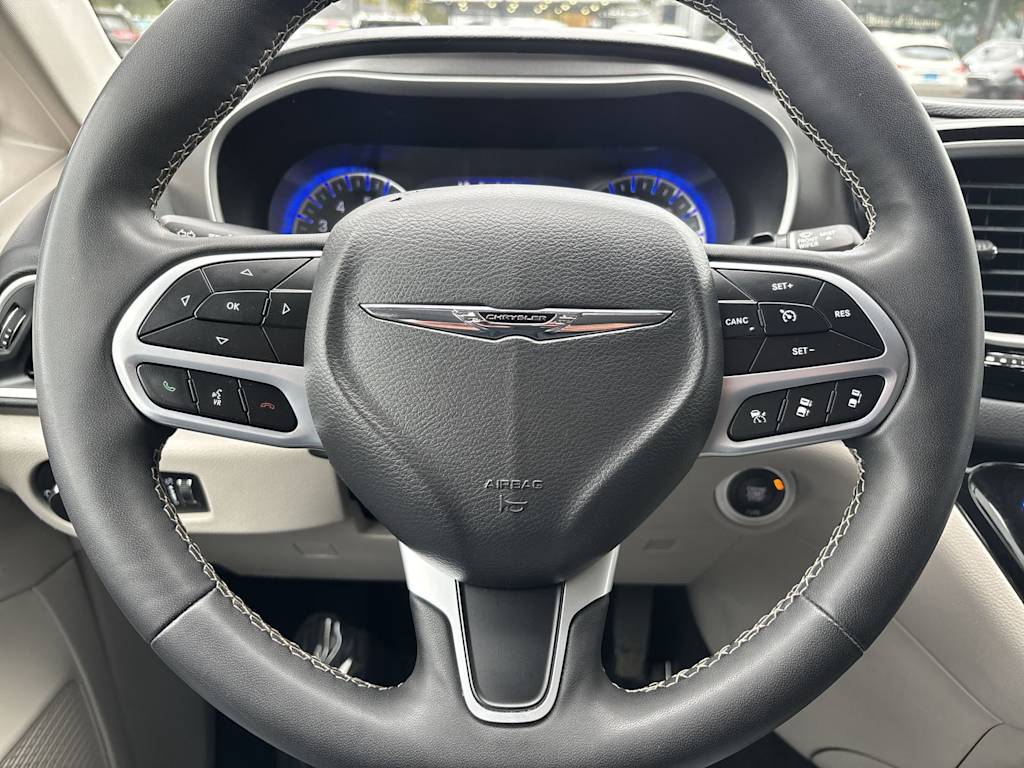 Thumbnail: 2023 Chrysler Pacifica - 2