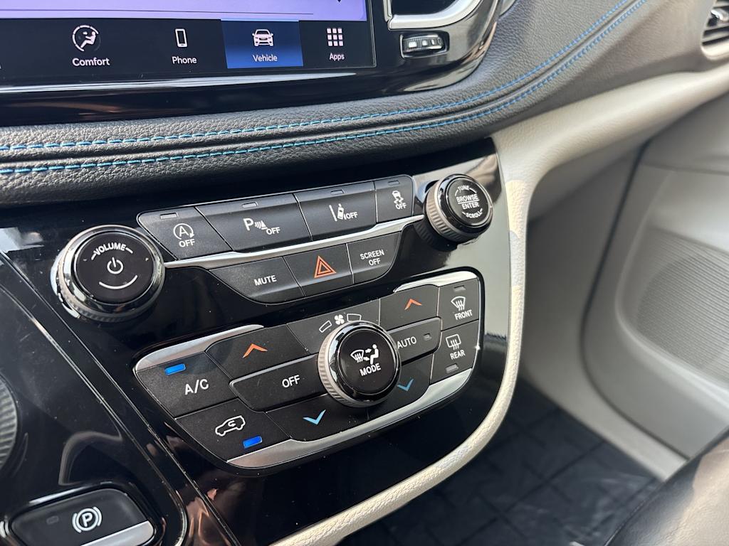 Thumbnail: 2021 Chrysler Pacifica - 25
