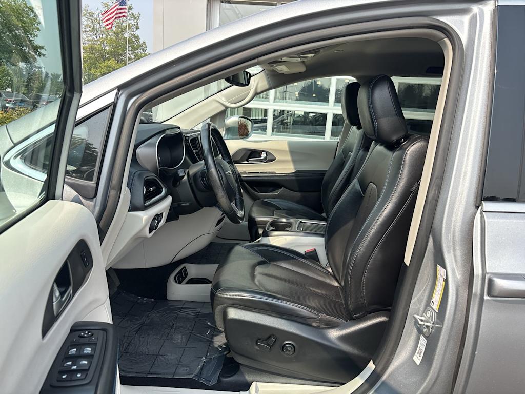 Thumbnail: 2021 Chrysler Pacifica - 7