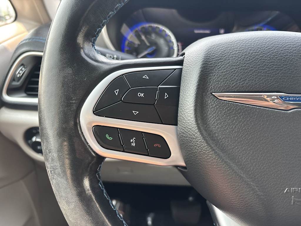 Thumbnail: 2021 Chrysler Pacifica - 15