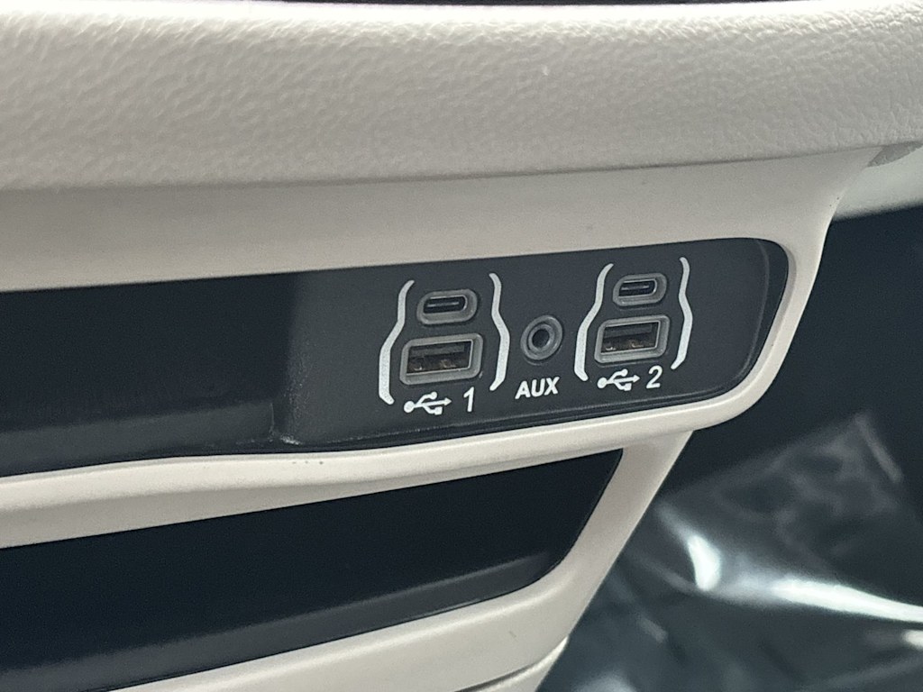 Thumbnail: 2024 Chrysler Pacifica - 29