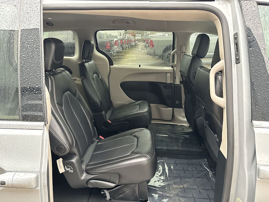 Thumbnail: 2024 Chrysler Pacifica - 13