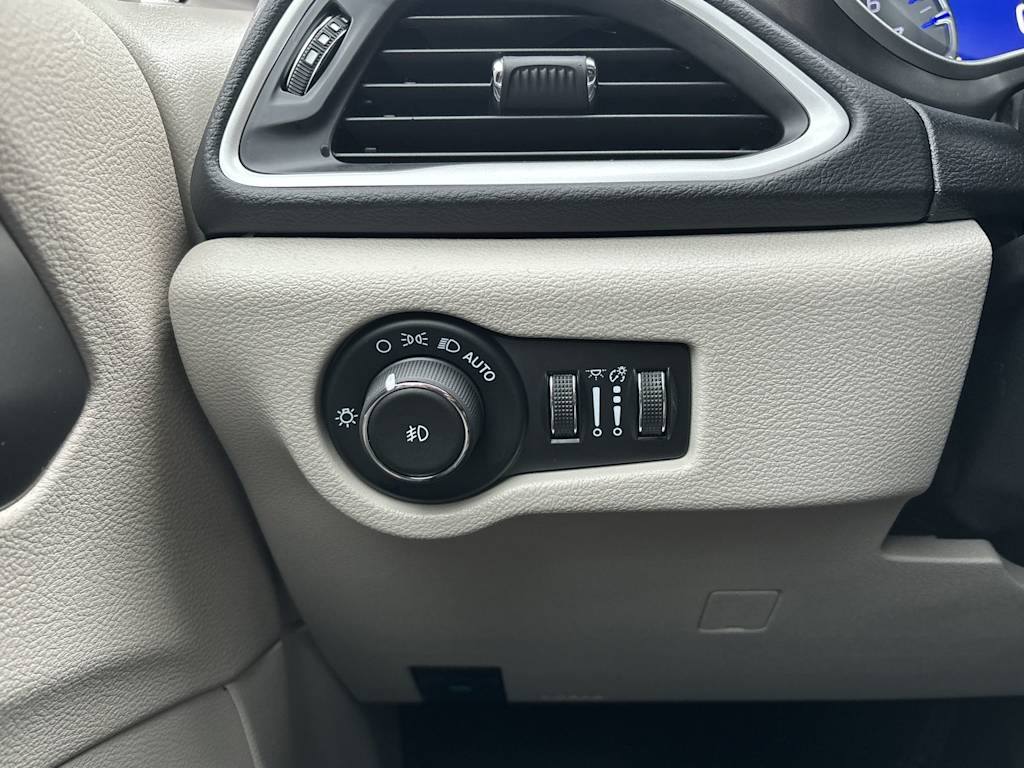 Thumbnail: 2024 Chrysler Pacifica - 17