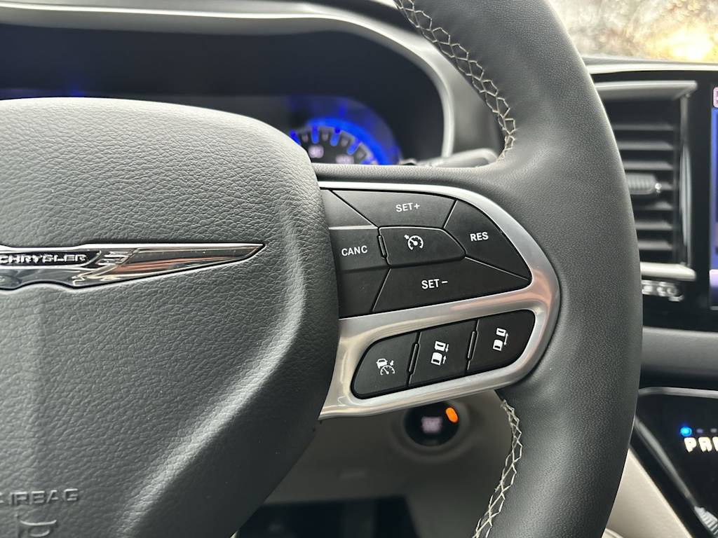 Thumbnail: 2024 Chrysler Pacifica - 16