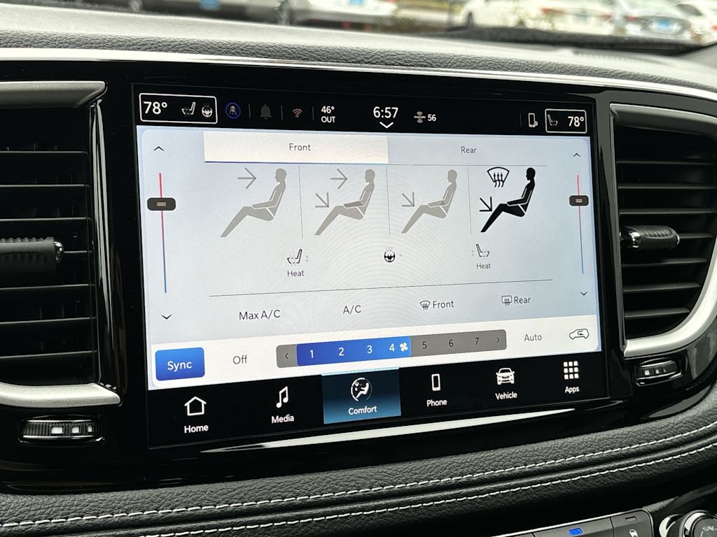 2026 Chrysler Pacifica Select - Photo 18