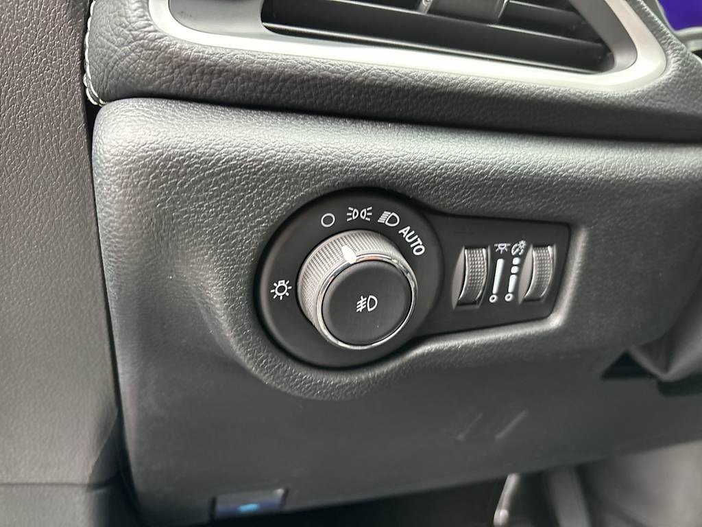 2026 Chrysler Pacifica Select - Photo 15