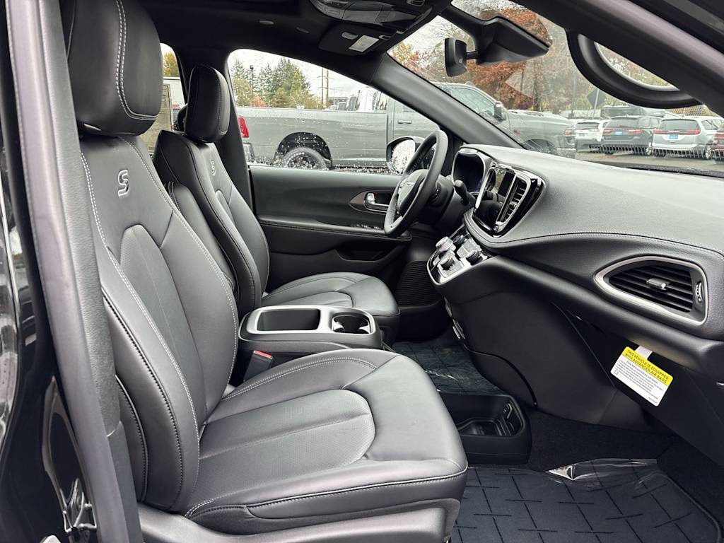 2026 Chrysler Pacifica Select - Photo 7