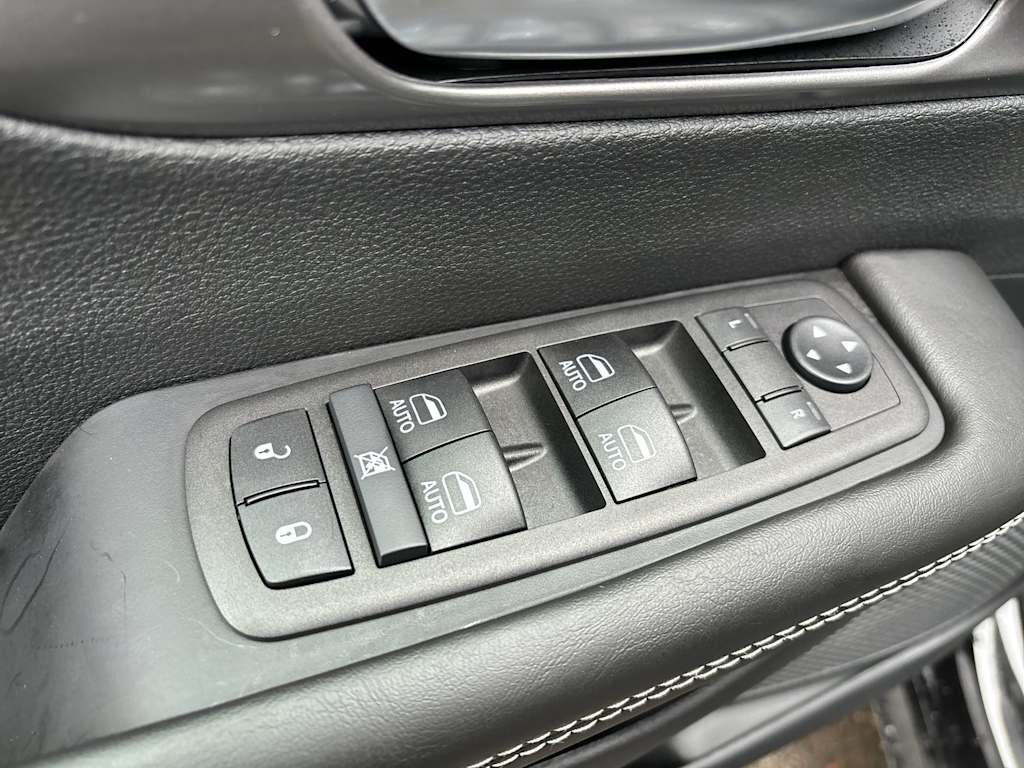 2026 Chrysler Pacifica Select - Photo 14