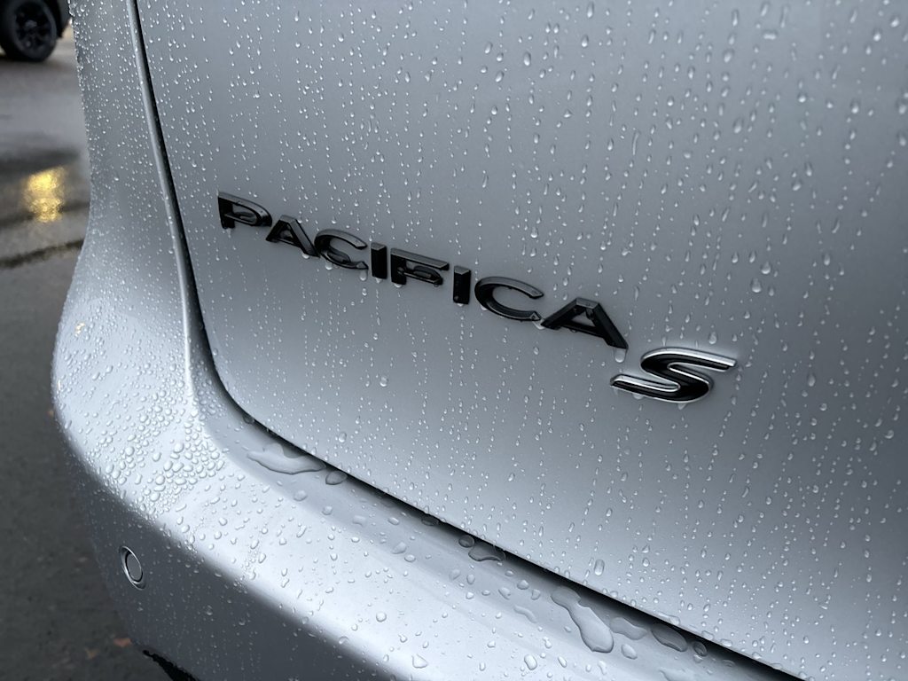 Thumbnail: 2026 Chrysler Pacifica - 5