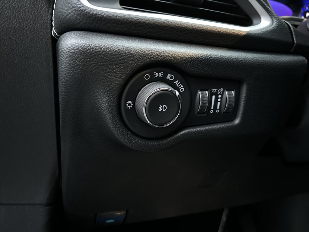 Thumbnail: 2026 Chrysler Pacifica - 14