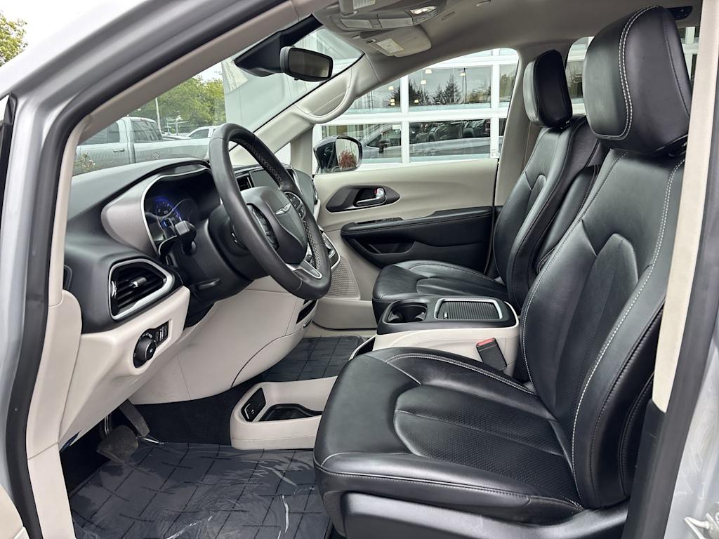 Thumbnail: 2024 Chrysler Pacifica - 8