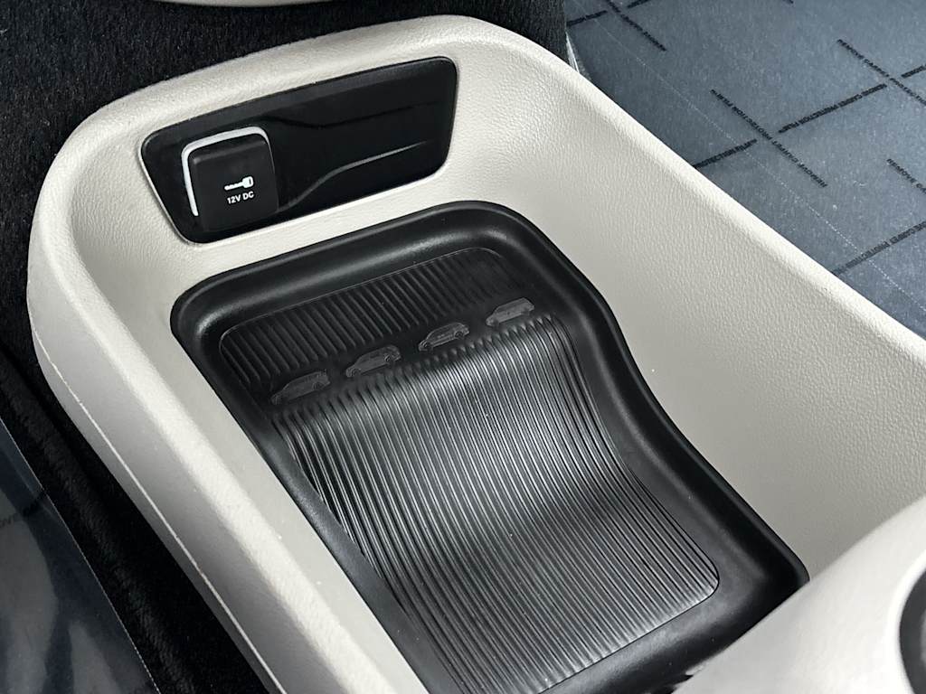 Thumbnail: 2024 Chrysler Pacifica - 25
