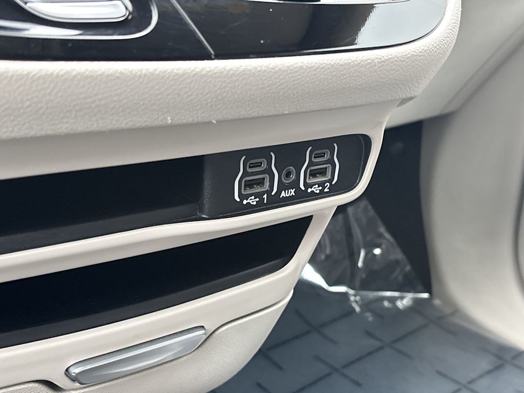 Thumbnail: 2024 Chrysler Pacifica - 24