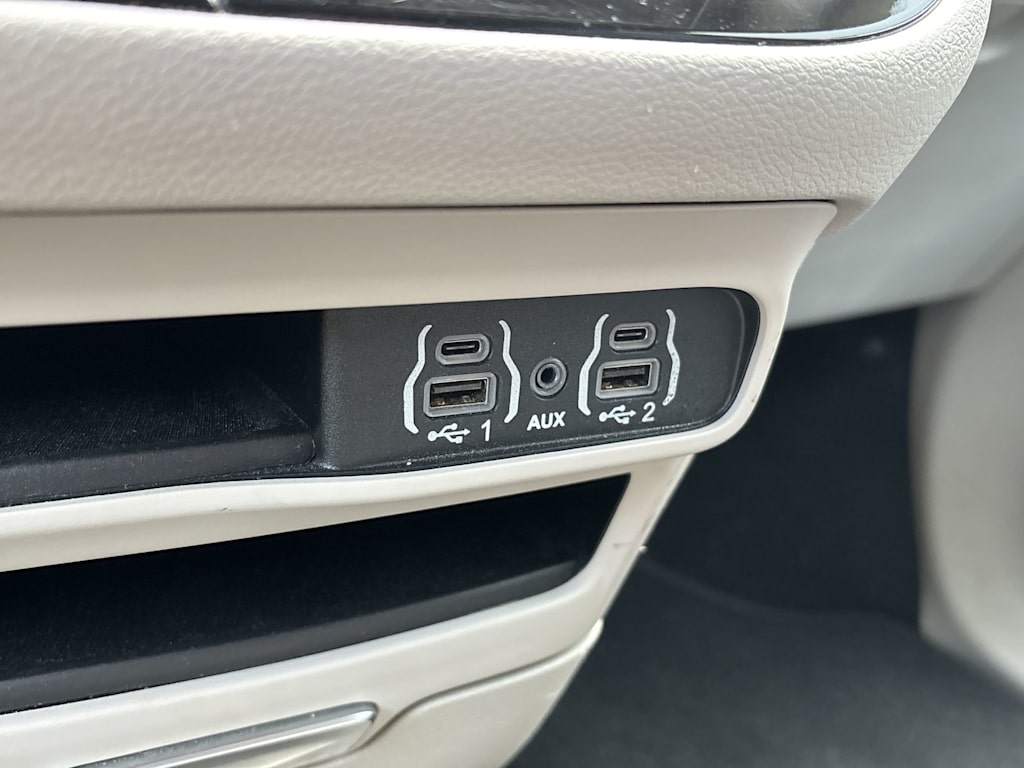 Thumbnail: 2024 Chrysler Pacifica - 23