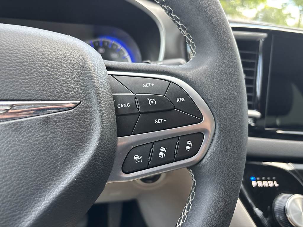Thumbnail: 2024 Chrysler Pacifica - 12