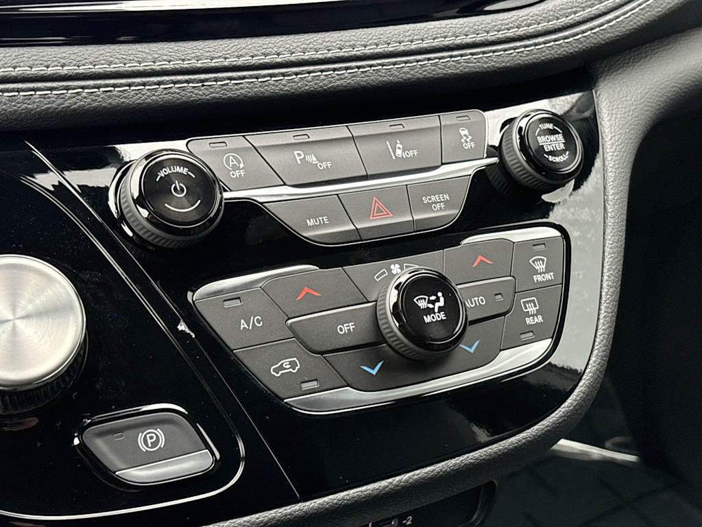 Thumbnail: 2026 Chrysler Pacifica - 24