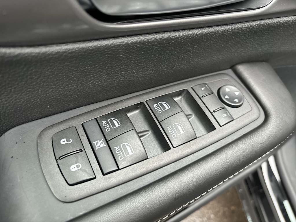Thumbnail: 2026 Chrysler Pacifica - 15