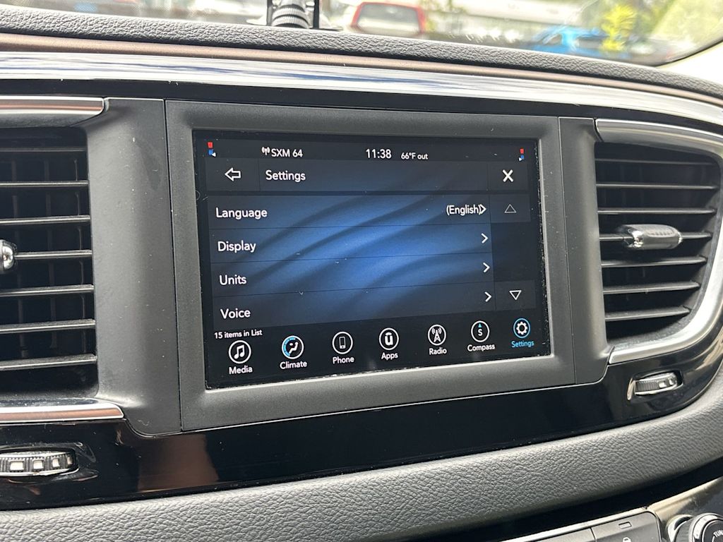 Thumbnail: 2020 Chrysler Voyager - 15