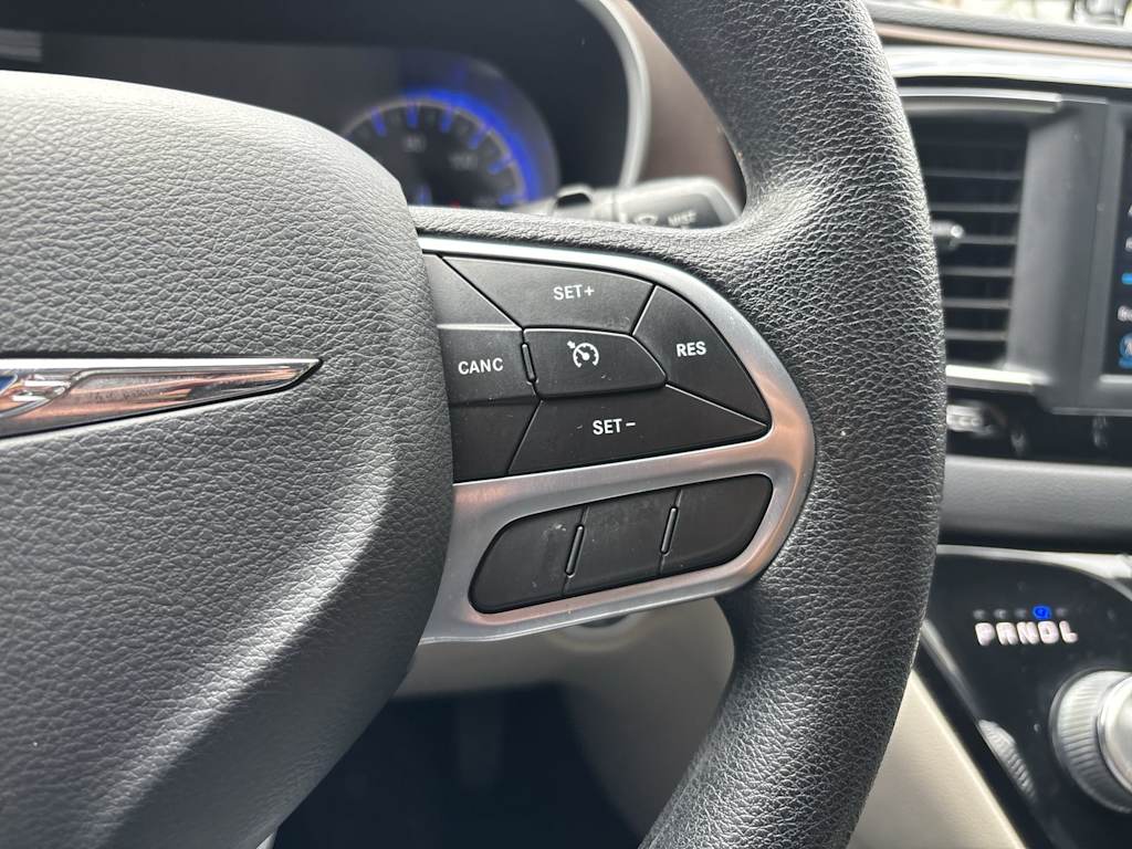 Thumbnail: 2020 Chrysler Voyager - 12