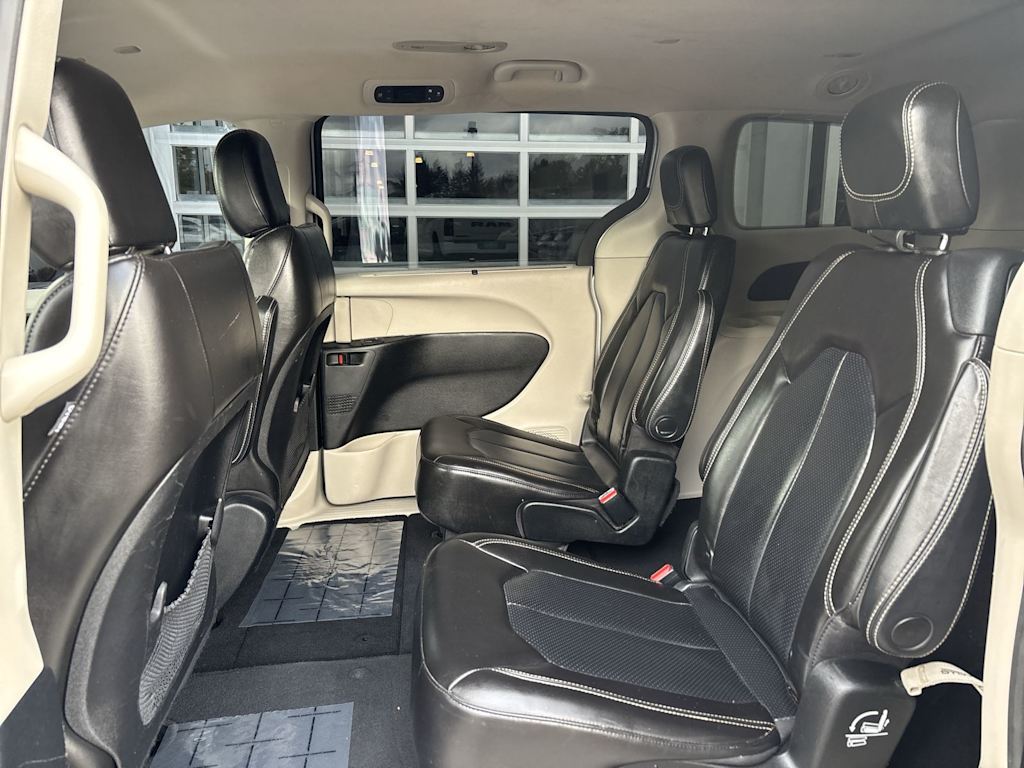 Thumbnail: 2020 Chrysler Voyager - 11