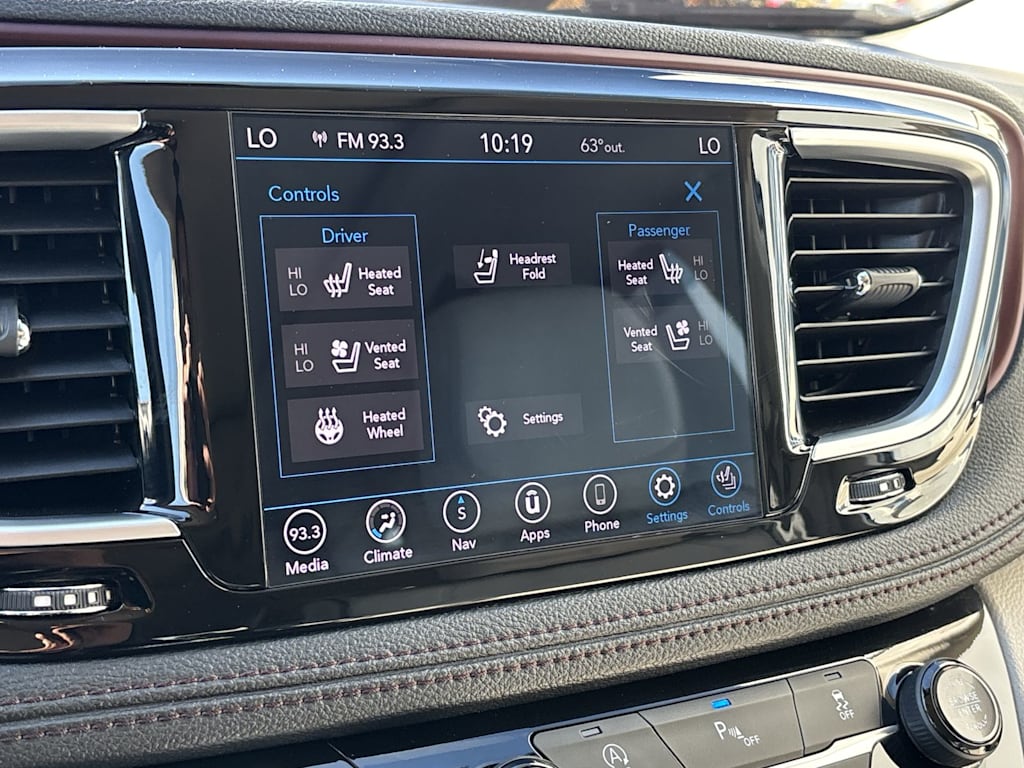 Thumbnail: 2020 Chrysler Pacifica - 26