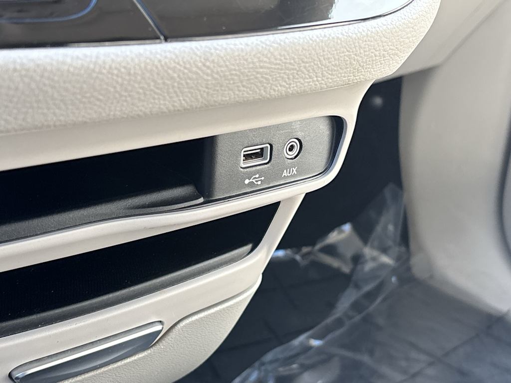 Thumbnail: 2020 Chrysler Pacifica - 29