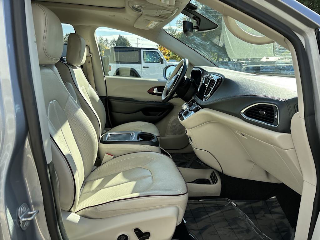 Thumbnail: 2020 Chrysler Pacifica - 5