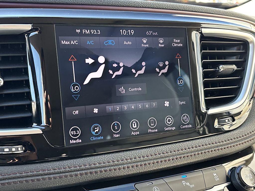 Thumbnail: 2020 Chrysler Pacifica - 19