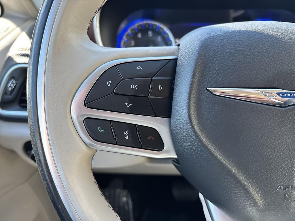Thumbnail: 2020 Chrysler Pacifica - 16