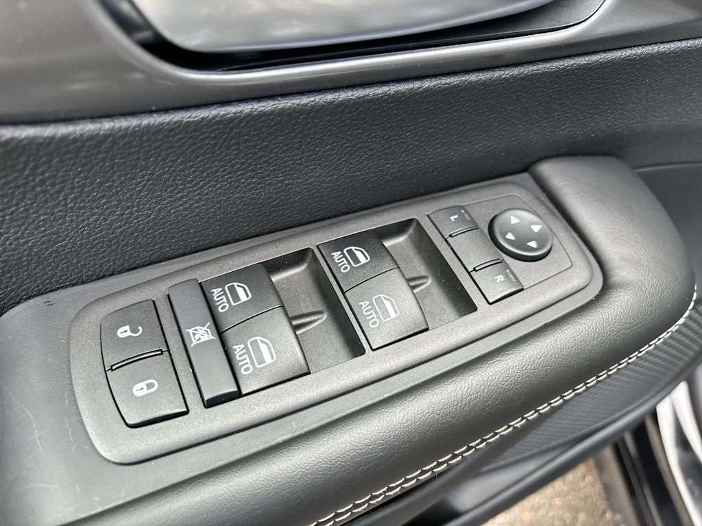 Thumbnail: 2026 Chrysler Pacifica - 13