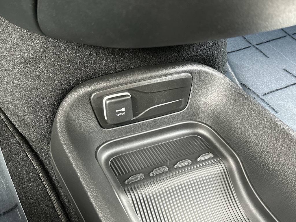 Thumbnail: 2026 Chrysler Pacifica - 25