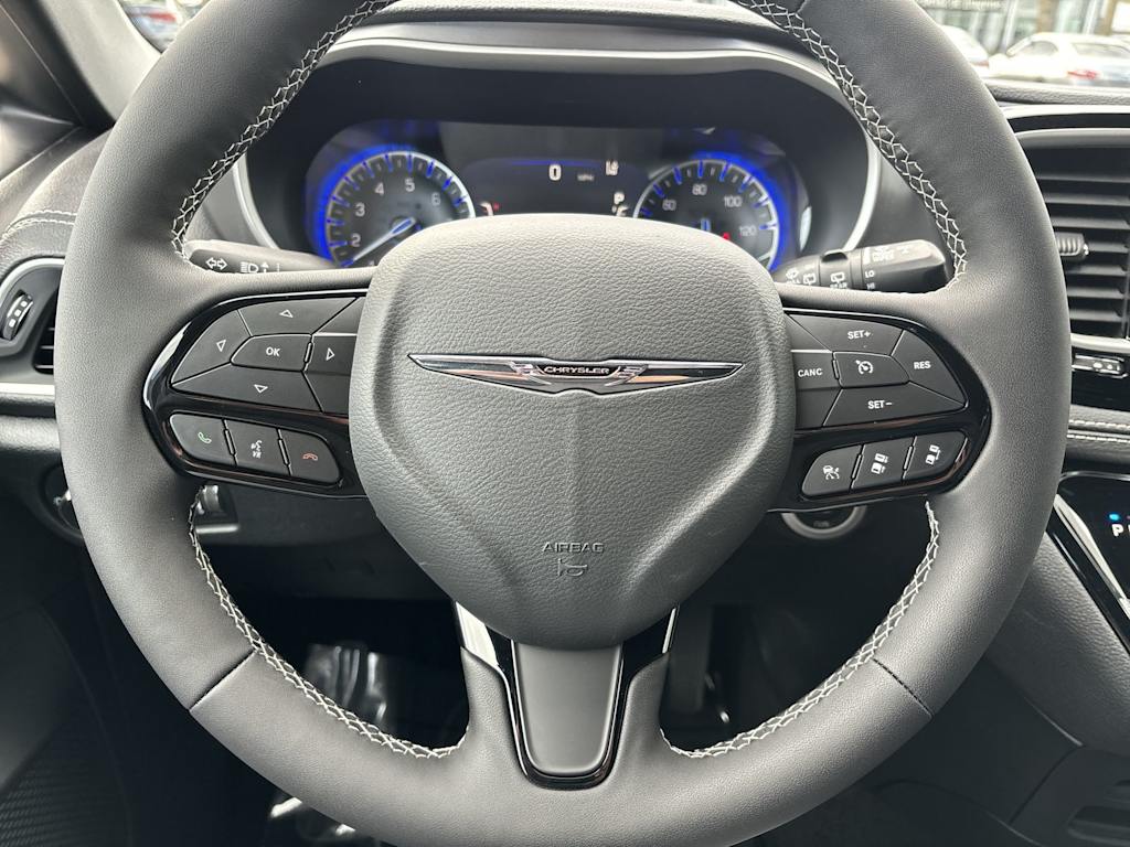Thumbnail: 2026 Chrysler Pacifica - 2