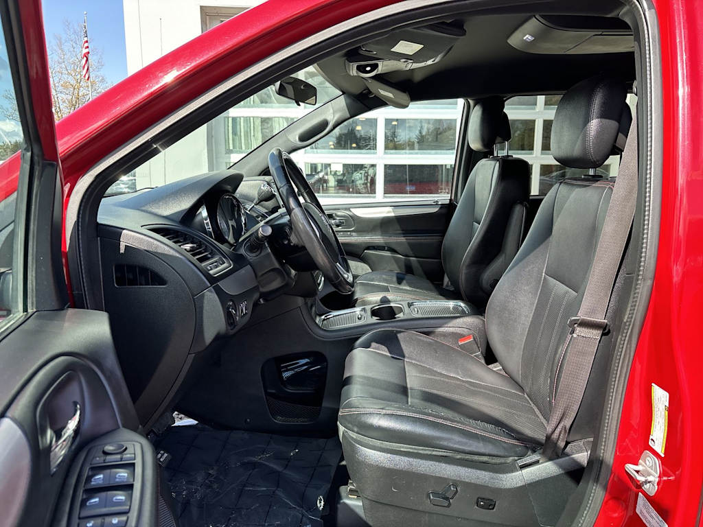 2016 Dodge Grand Caravan R/T 7
