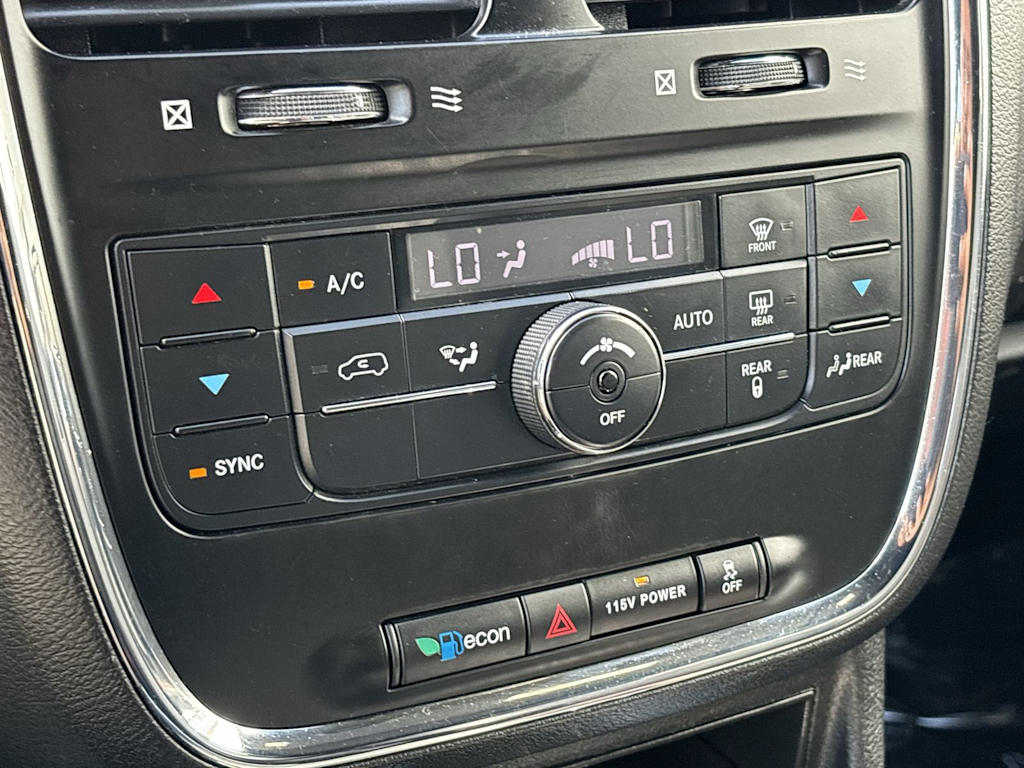 2016 Dodge Grand Caravan R/T 28
