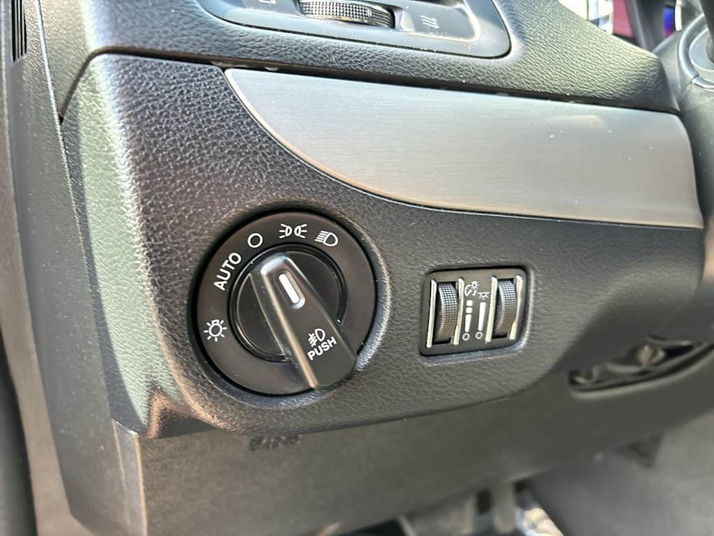 2016 Dodge Grand Caravan R/T 19